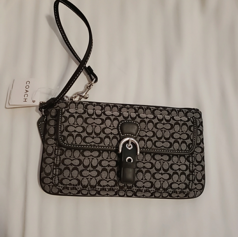 NEW Coach wristlet in black